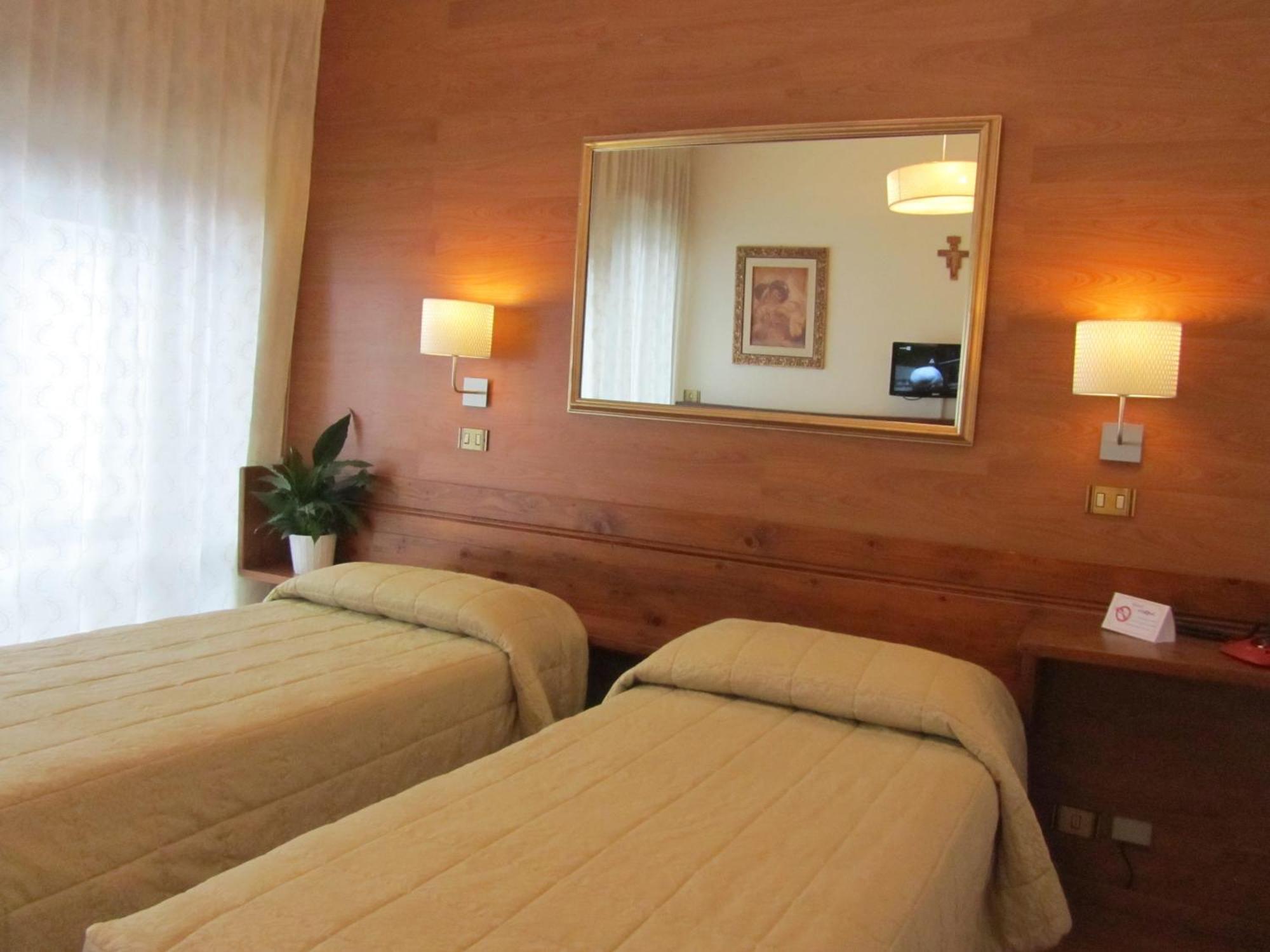 Hotel Corona Val di Zoldo Habitación foto